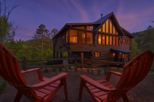 Sevierville House | Luxury Lodge and Resort- Hot Tub, Fire Pit, Game Room, Pets