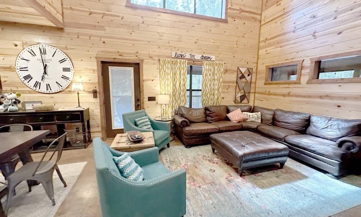 Hochatown Cabin | Luxury Rustic Cabin Hot Tub & Spa Fire Pit
