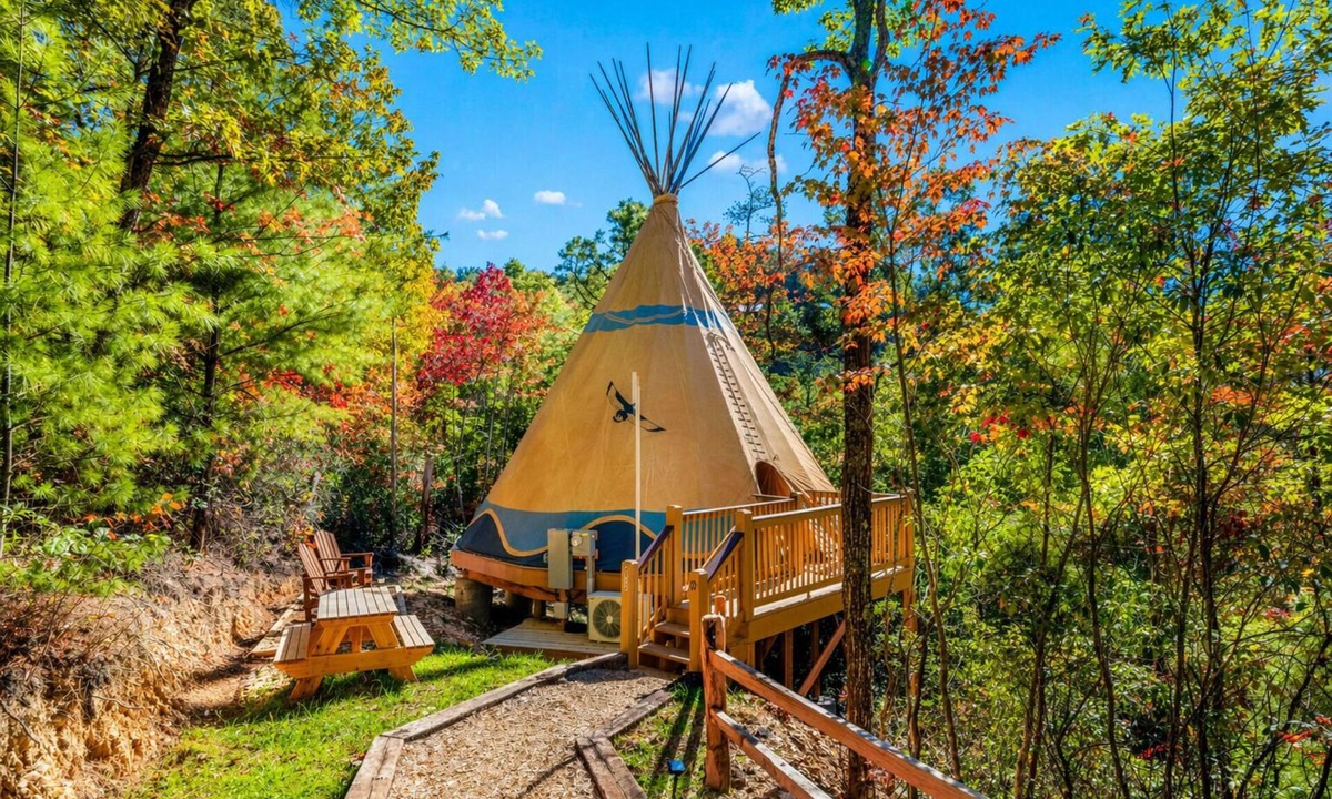 Pigeon Forge Resort | Luxury Smoky Mountain Tepee, Pigeon Forge Near Dollywood, Resort Pool Access