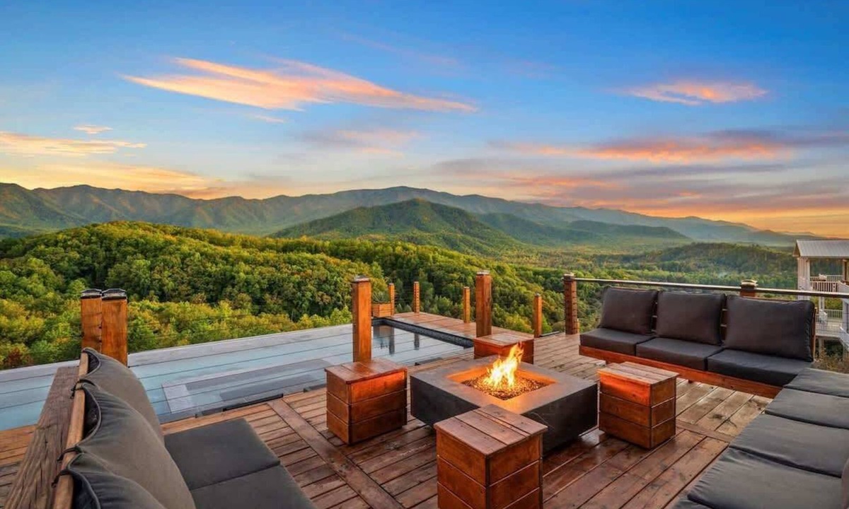 Cosby Cabin | Luxury Smoky Mtn Cabin | Infinity Pool & Views