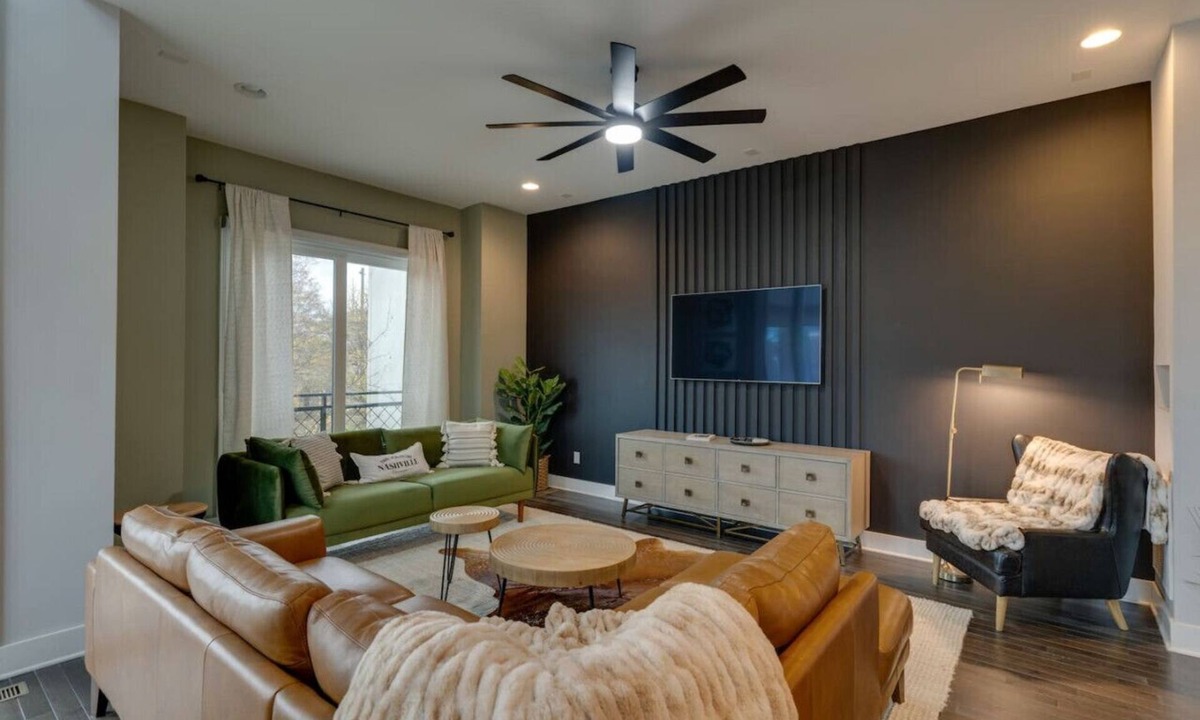Edgehill Villa | Luxury Townhome! Rooftop/Game Room! Near Broadway!