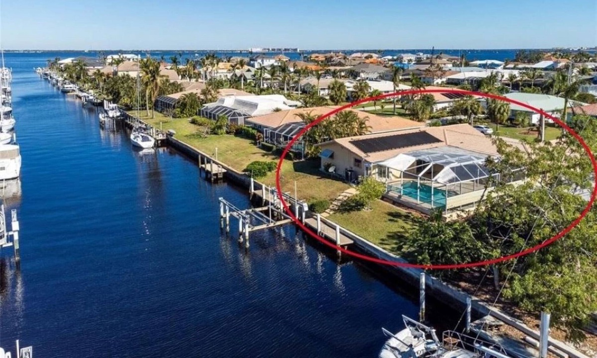 Punta Gorda House | Magical Family Oasis - Diamond Sunsets in Vacation Land -Sleeps10 -Pet Friendly