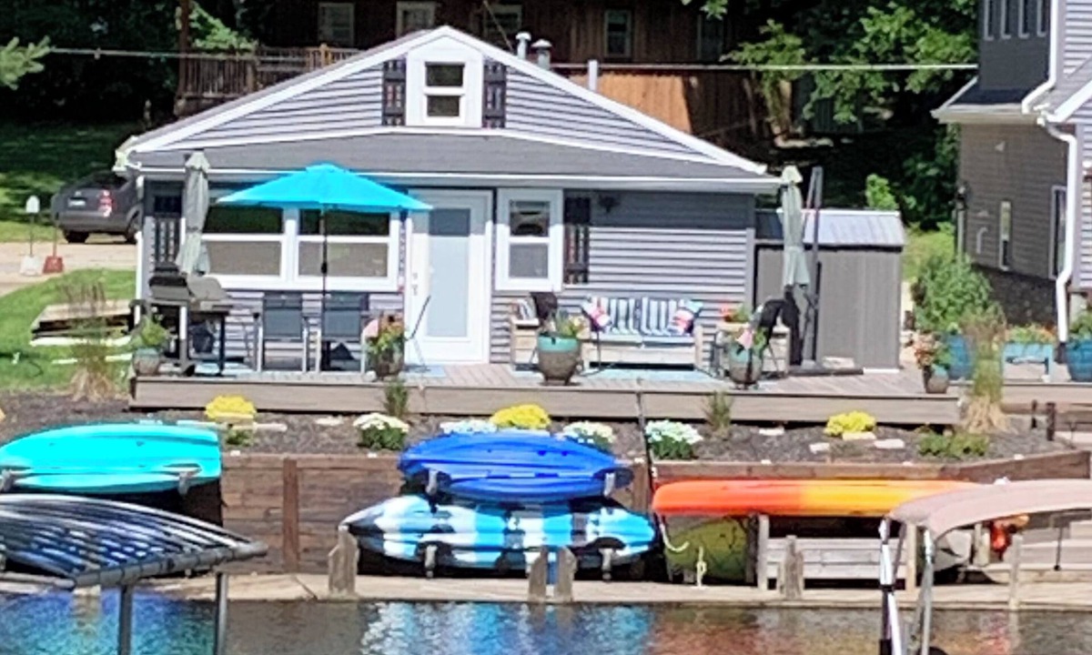 Sister Lakes House | MAGICIAN LAKE HOUSE: 83' WATERFRONT DOCK, HUGE DECK, & WATER TOYS!