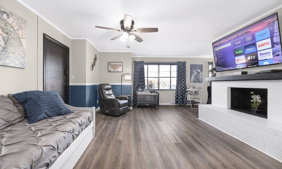 Statesville Apartment | Magnolia "Apt. 620"- Comfy King Size Bed, Kid Friendly, Over 70 Amenities
