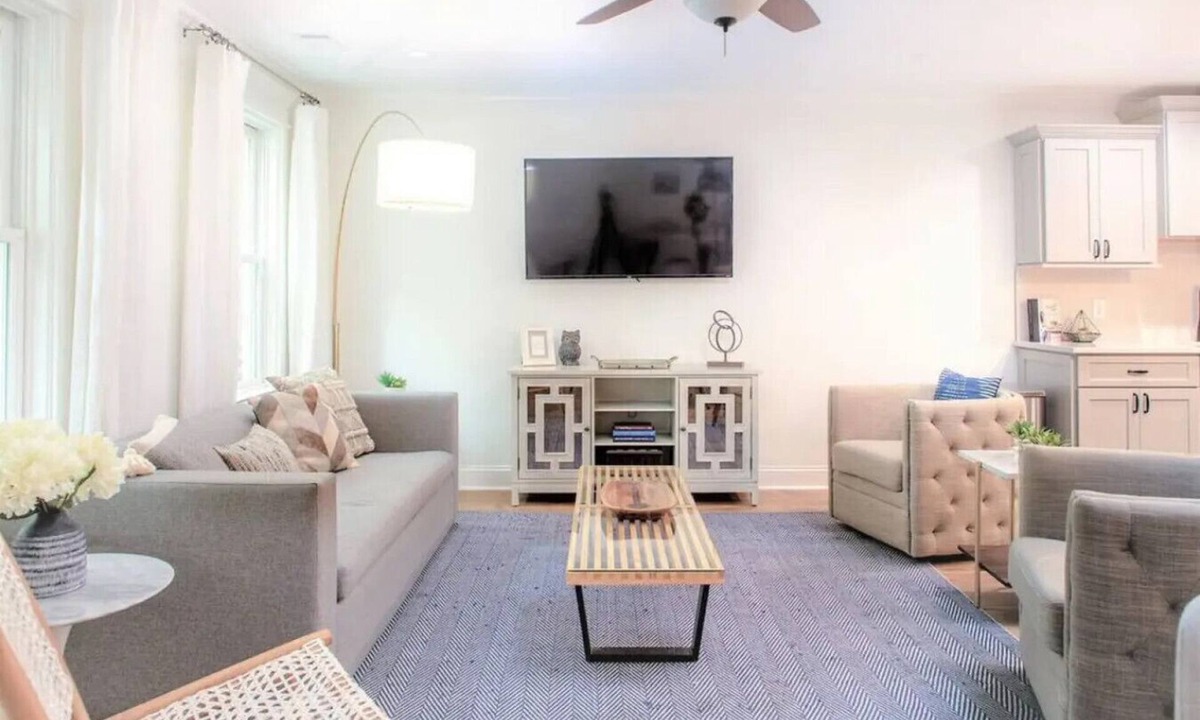 Historic District - North Villa | Magnolia Garden Walkable Free Street Parking