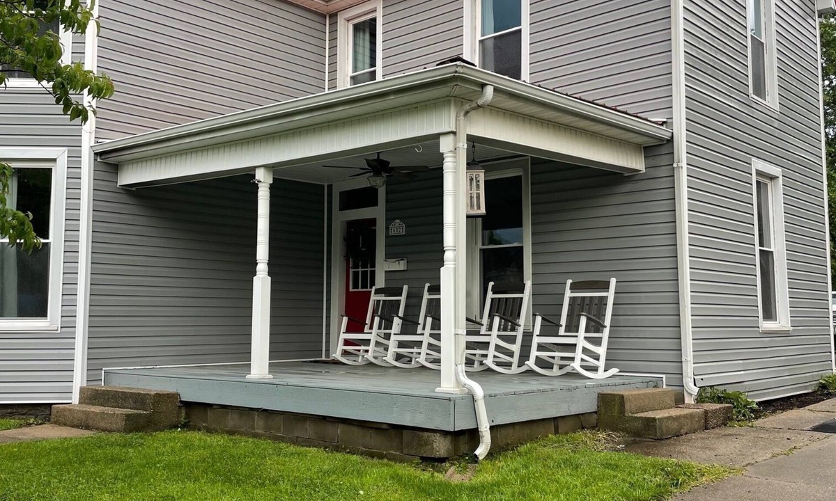 Williamstown House | MAGNOLIA ON MAIN! Charming 4-bed, renovated century old home in Williamstown.