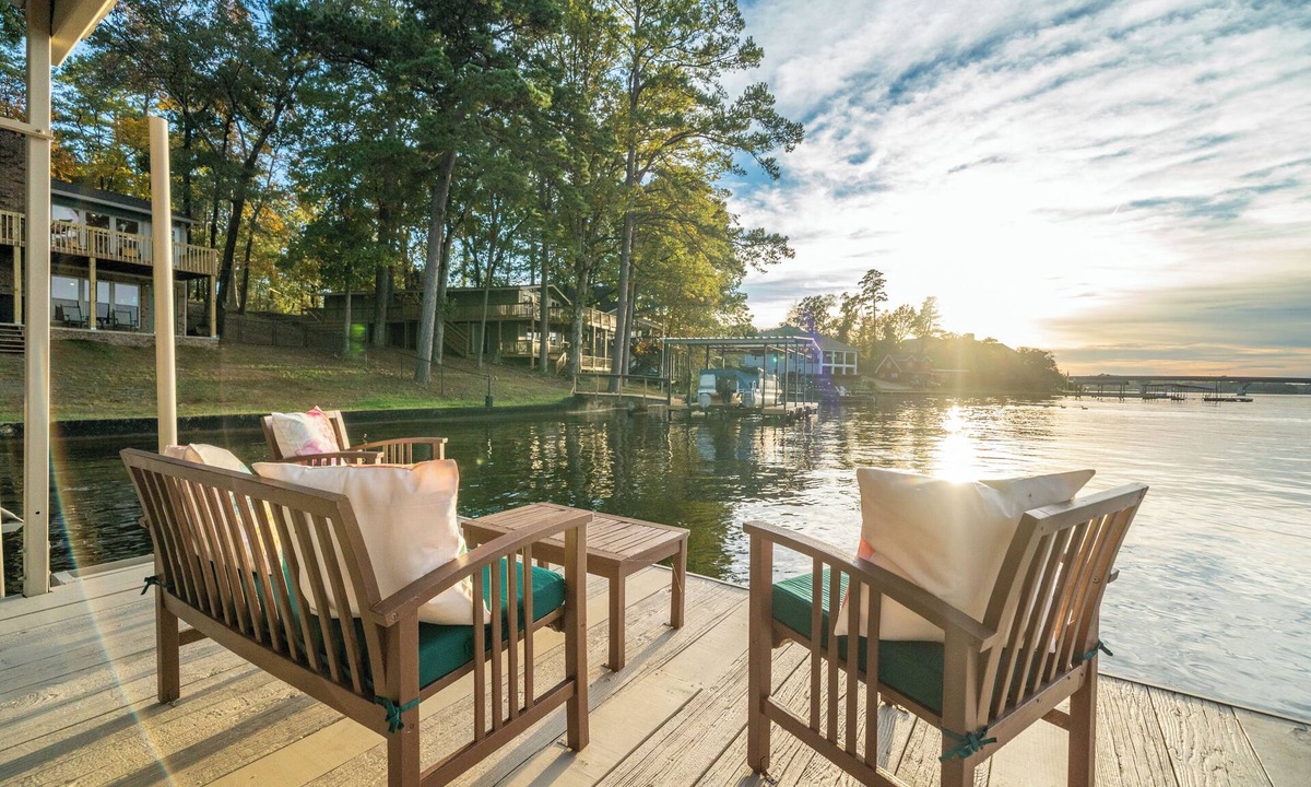 Lake Hamilton House | Main Channel on Lake Hamilton, 3 KING Bedrooms, Bunk Room, Game Room, Boat Dock!
