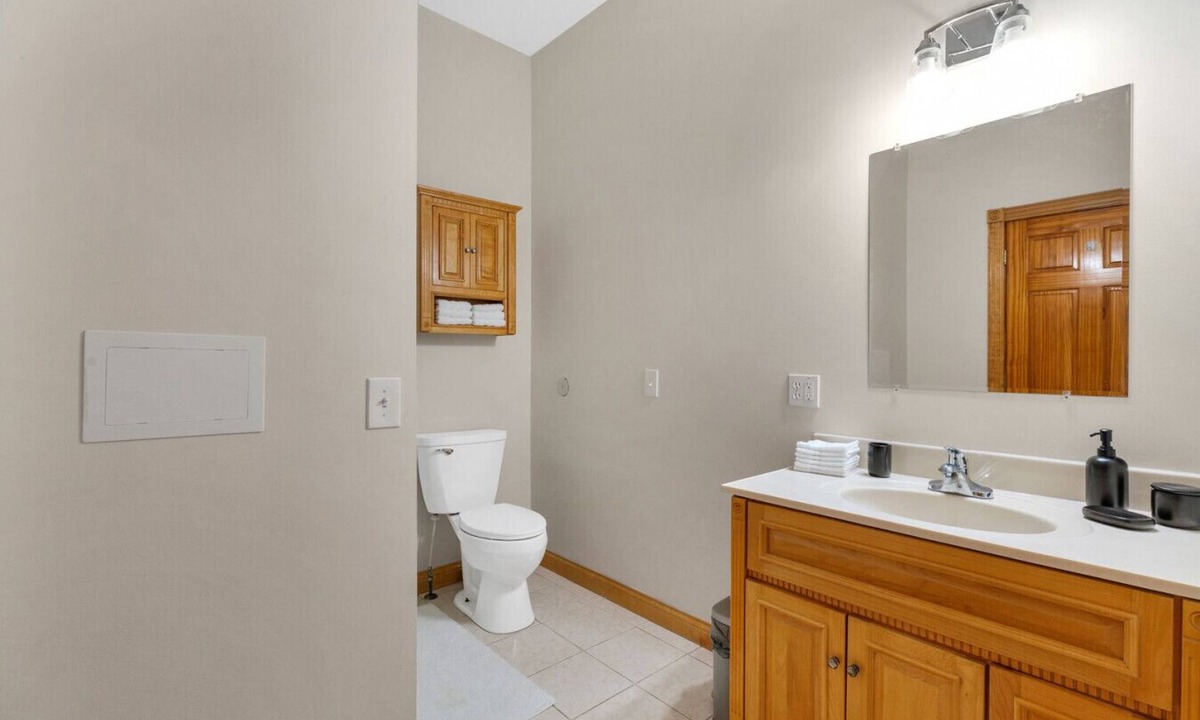 Warrenton Condo | Main Street Hideaway