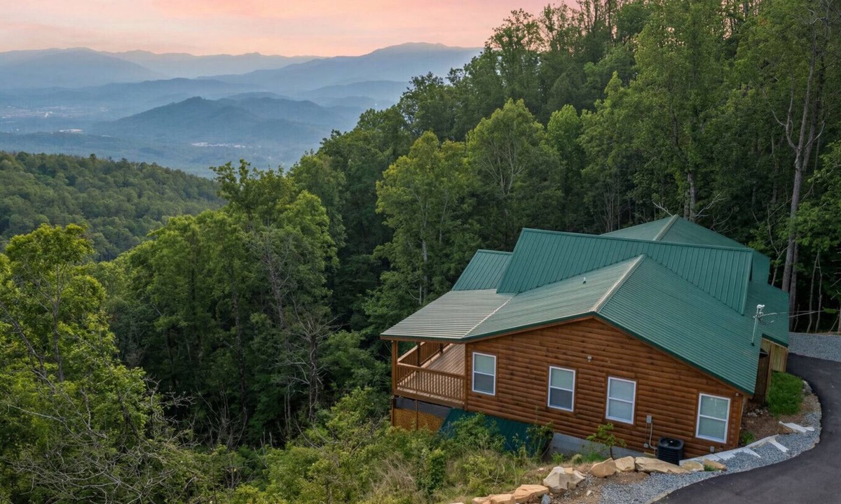 Sevierville Cabin | Majestic Horizon by Ghosal Luxury Lodging
