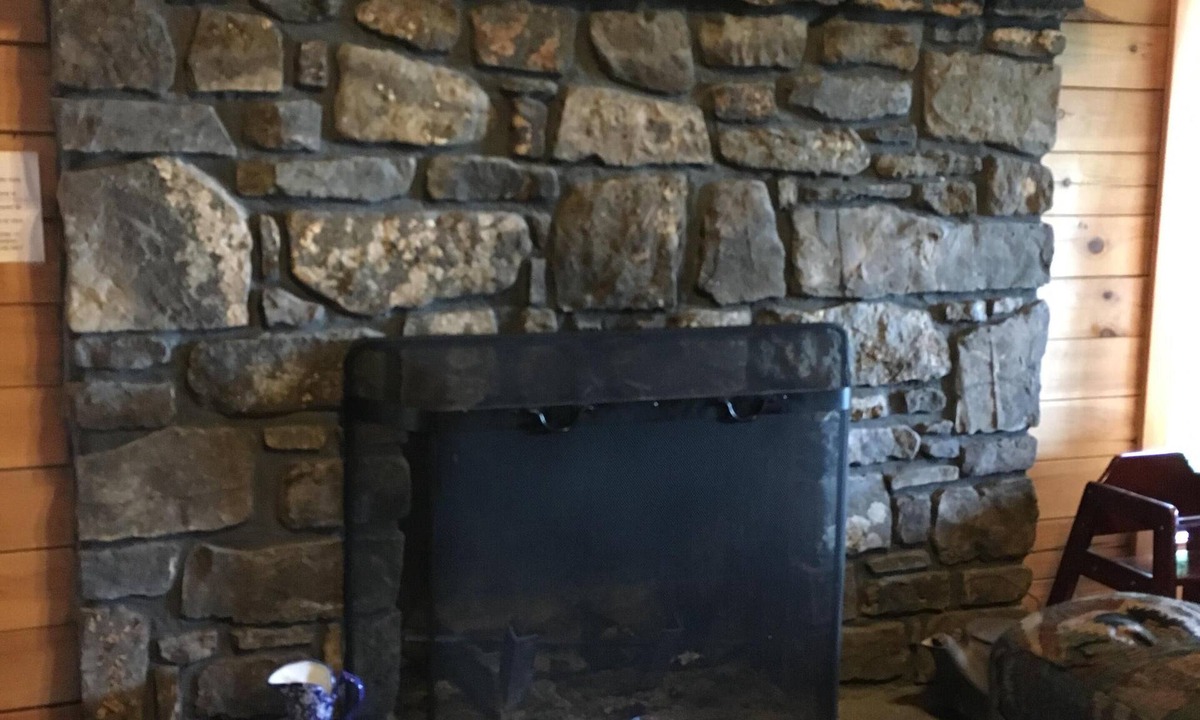 Jasper Cabin | Make you’re Valentines reservation todayLook in cabin description for details