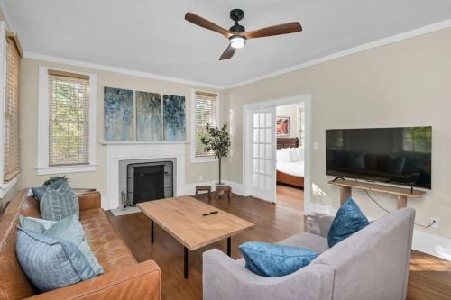 Eau Claire Apartment | Margrave Downstairs - 3BR2BA