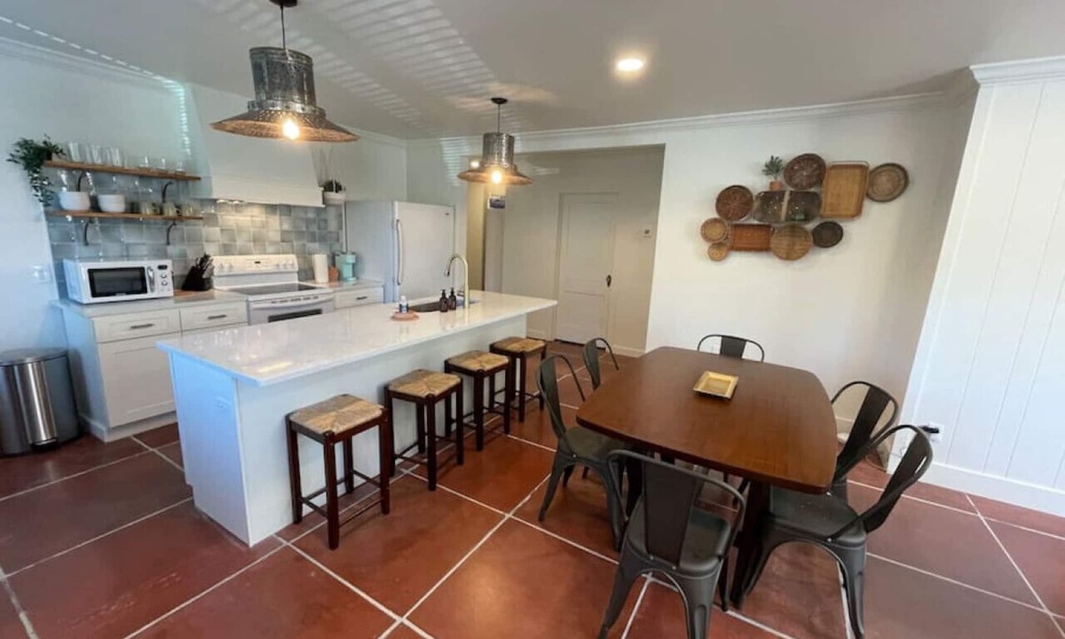 Knoxville House | Martin Mill Santa Fe Inspired Bungalow- 5 minutes to downtown