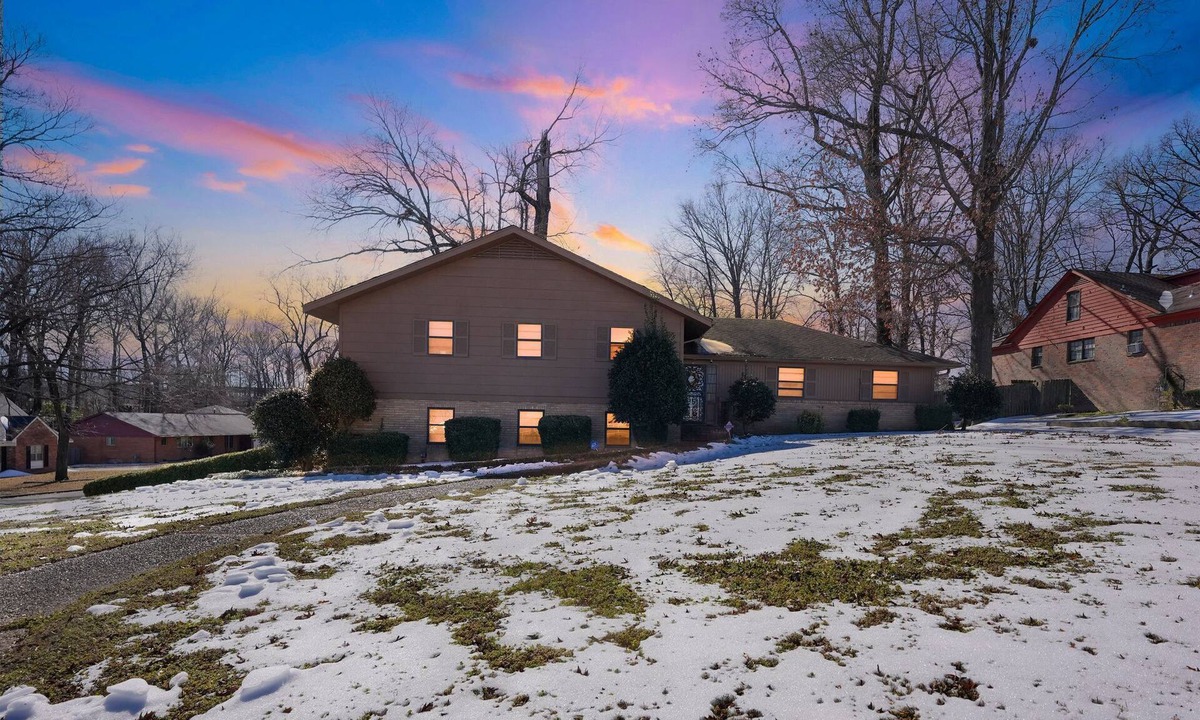 Whitehaven House | Memphis Stay Near Graceland-Sleeps 10