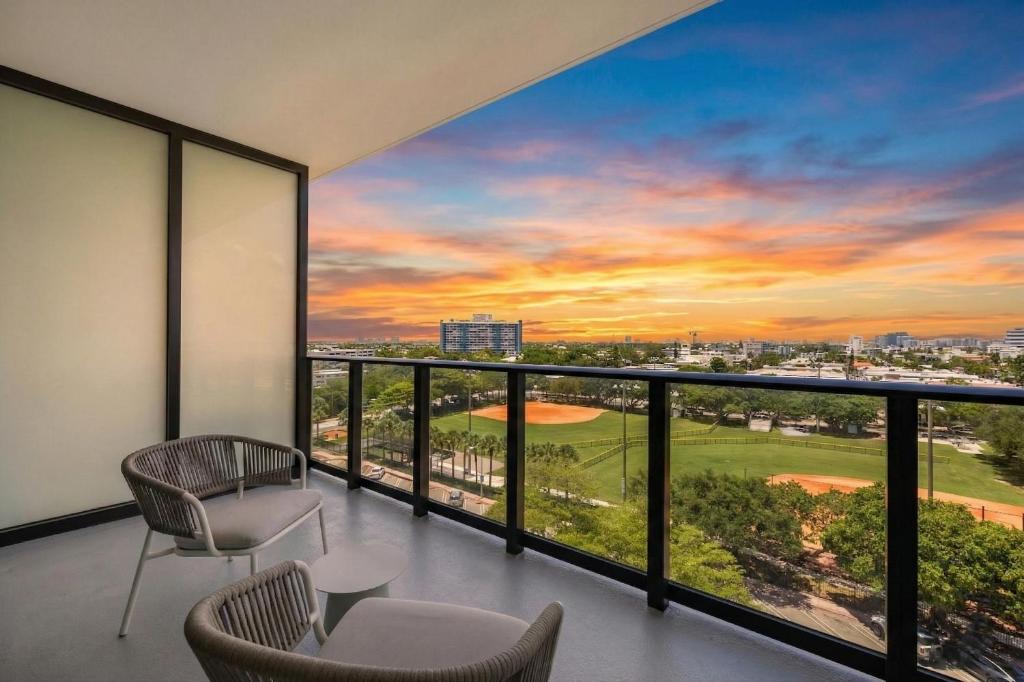 North Beach Apartment | Miami Beach Condo - Rooftop Pool & Steps to Beach