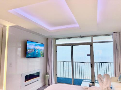 Arcadian Shores Apartment | Miami Vibes in Myrtle Beach Seawatch Resort 1703NT
