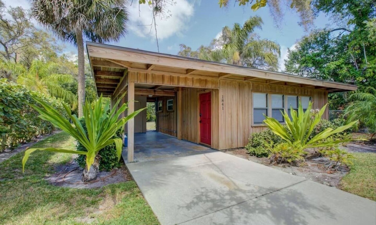 South Sarasota House | Mid-Century Gem