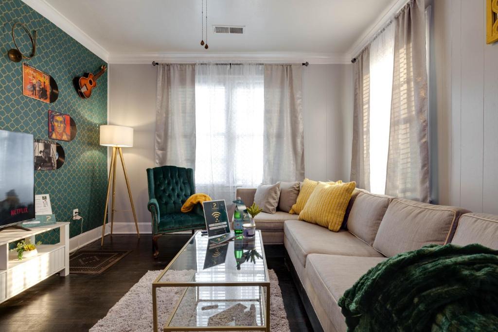 East Memphis Apartment | Midtown Beauty