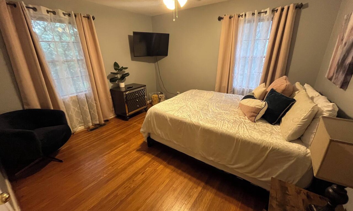 Hillcrest Apartment | Midtown Oasis