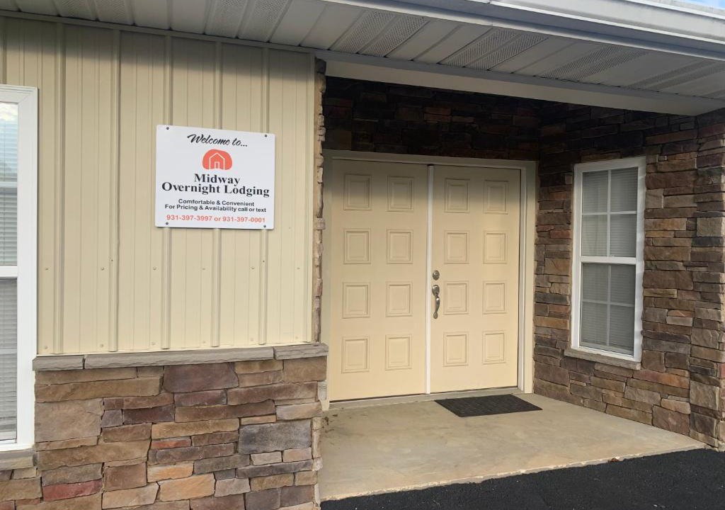 Jamestown House | Midway Overnight Lodging