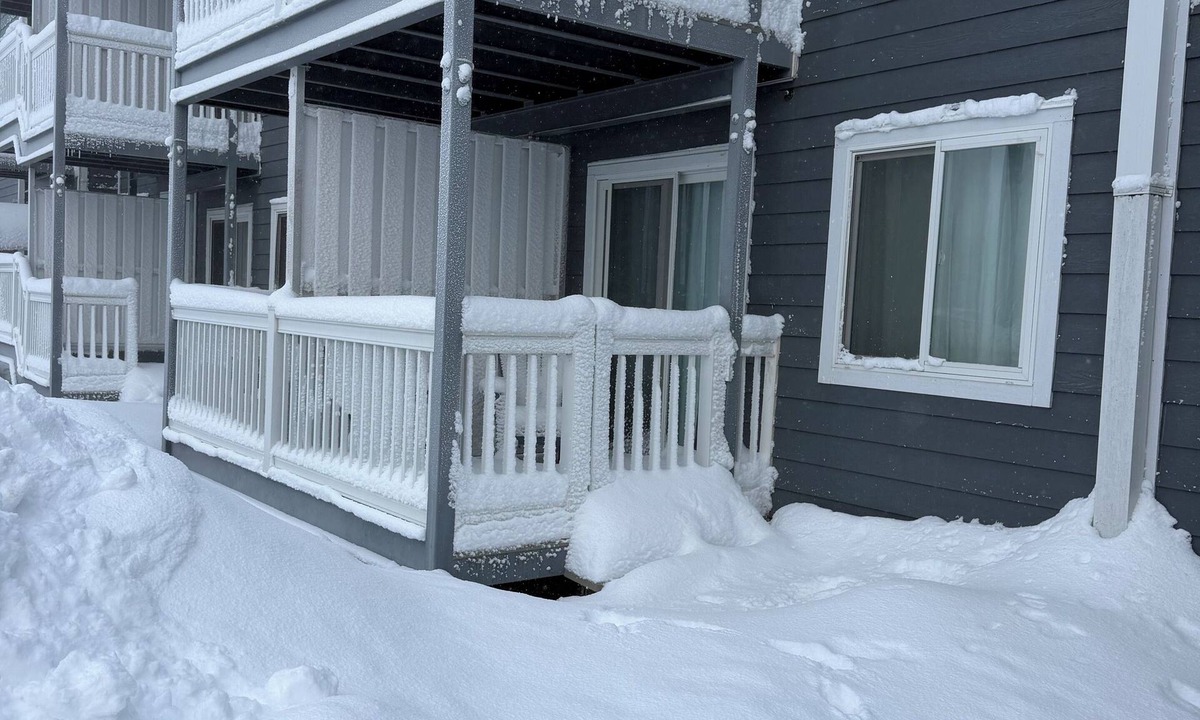 Snowshoe Condo | ML117 Convenient 1st Floor Condo, Gated Deck