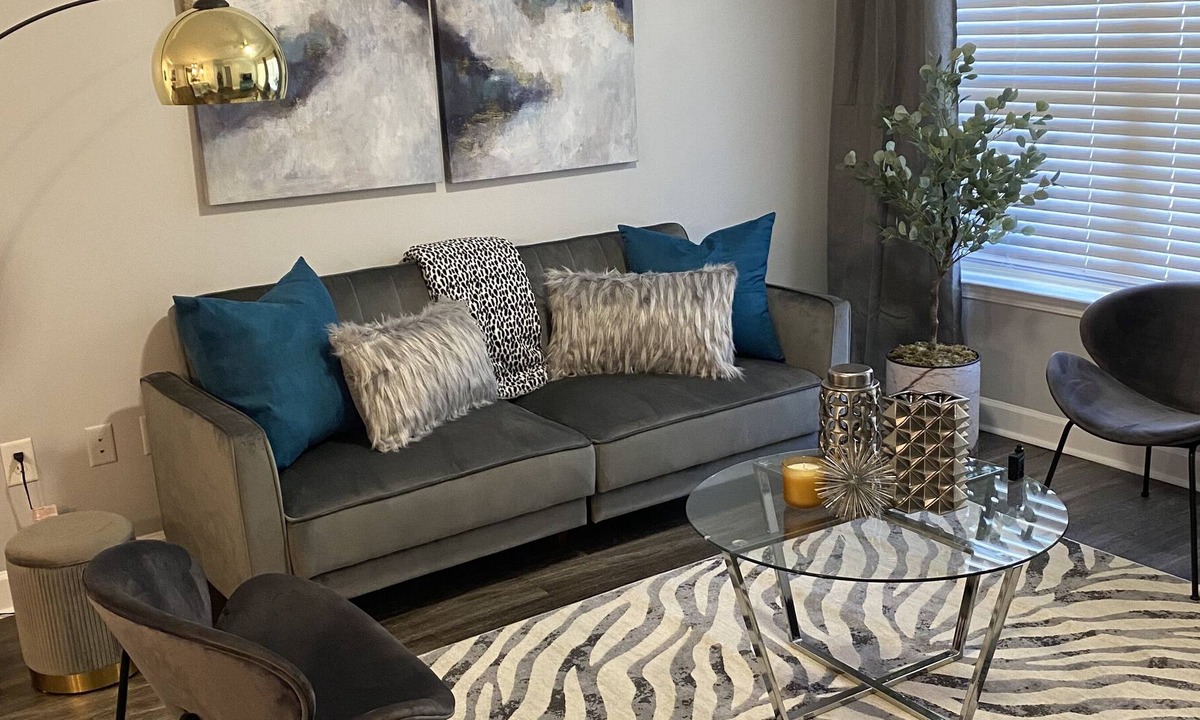 Dunwoody Apartment | Modern 2 bedroom cozy apartment!!