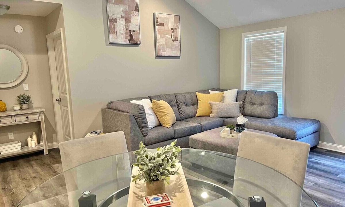 Richmond Apartment | Modern 2bd 2ba - Near I75, No Steps, Free Wifi