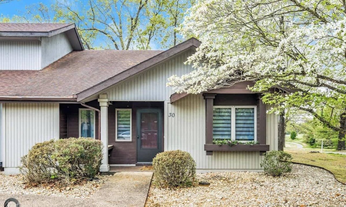 Bella Vista Condo | Modern 2BR Townhouse - Near Bike Trails & Golf