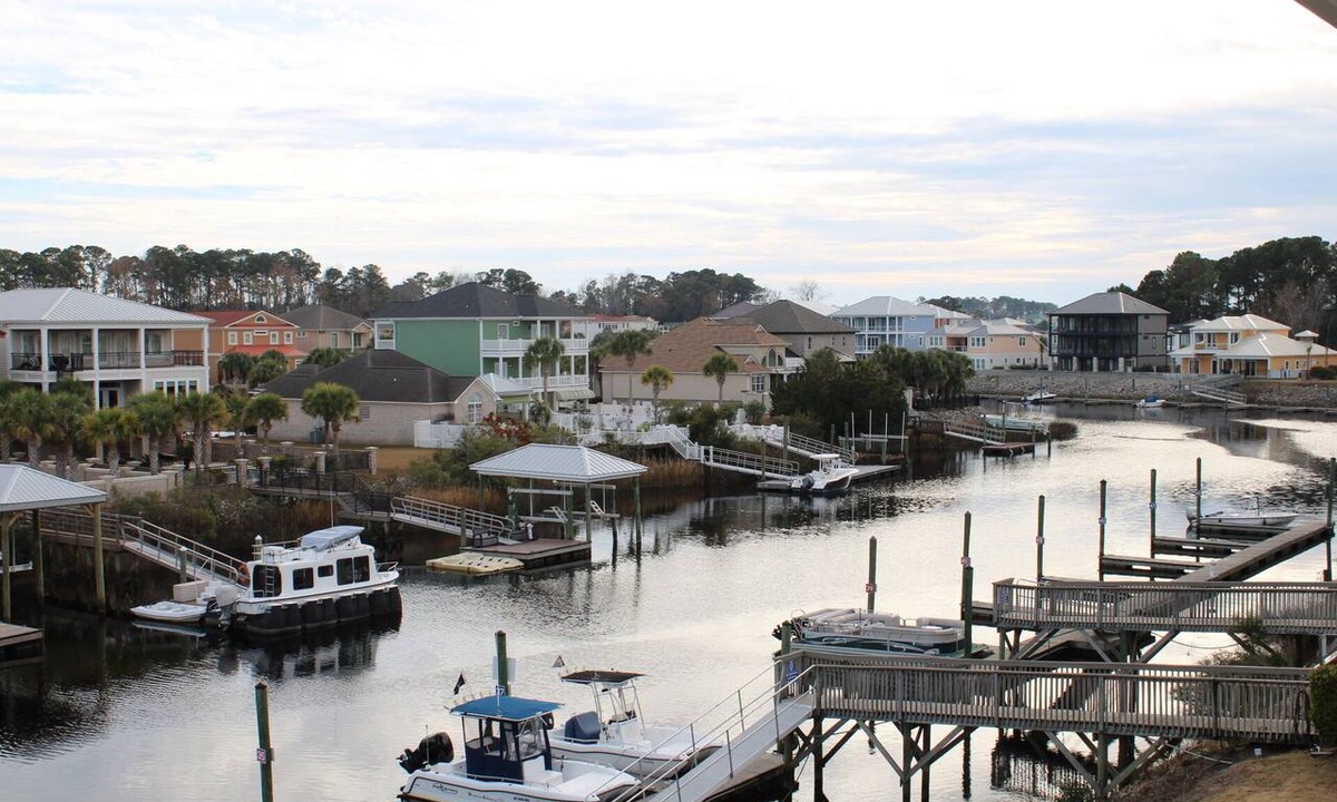 Carolina Yacht Landing Apartment | Modern 3-bed, 2-bath condo on the Intercoastal Waterway