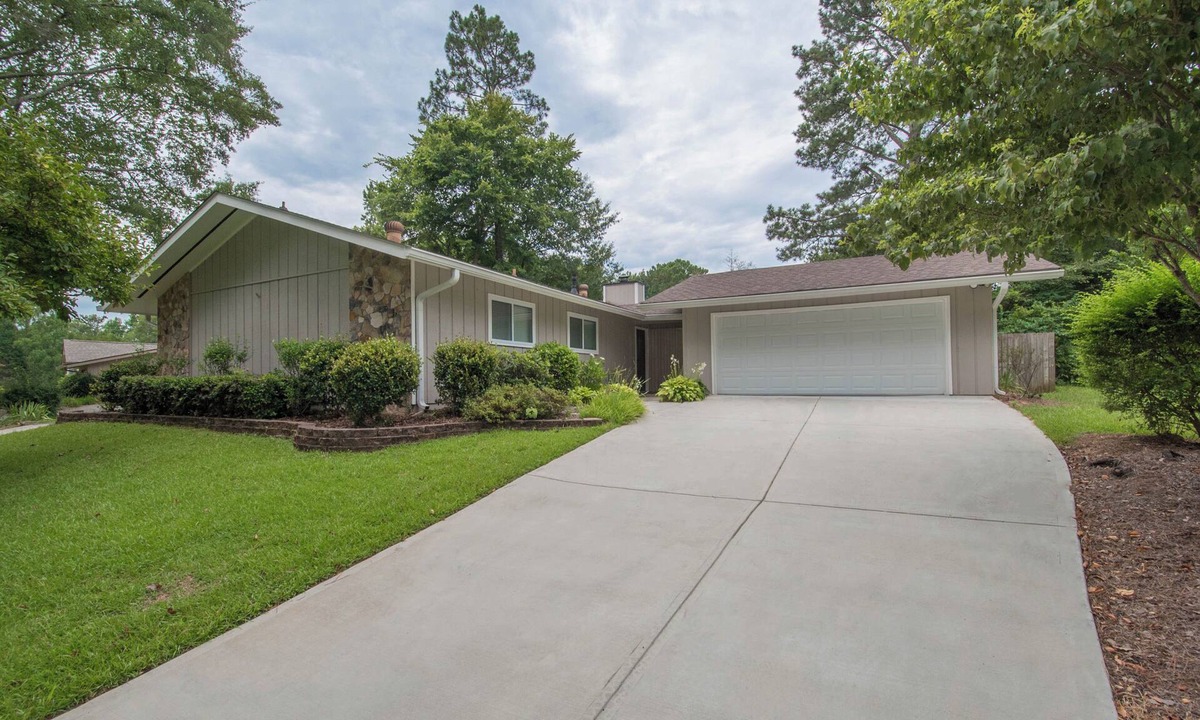 Peachtree City House | Modern 3-bedroom ranch in quiet Peachtree City neighborhood near shopping