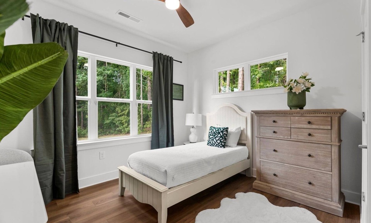 Ponderosa - Wingate House | Modern 4BR Retreat Near CLT Airport & Uptown