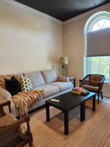 Elloree Apartment | Modern apartment overlooking a Historic Downtown