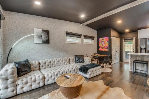 Church Street House | Modern Atlanta Retreat: Private Hot Tub & Yard!