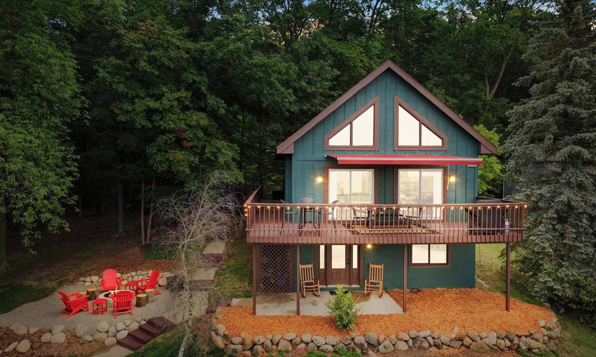Boyne Falls Cabin | Modern Cabin-Comm Pool-Mtn Views-Private Hot Tub-Game Room-Family & Pet-Friendly