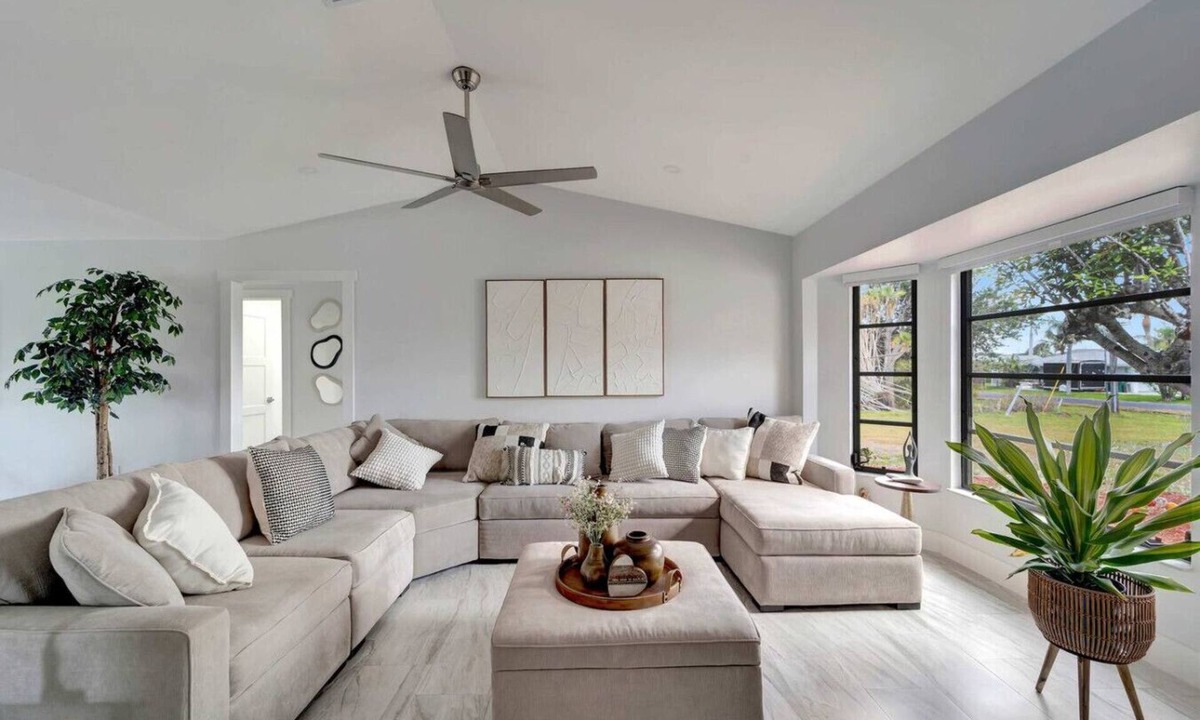 Englewood South House | Modern Family-Friendly Home Near Englewood Beach