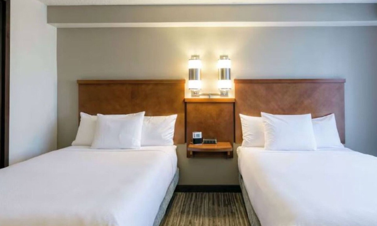 Franklin Hotel | Modern Franklin Hotel Stay near Cool Springs | Easy Nashville Access