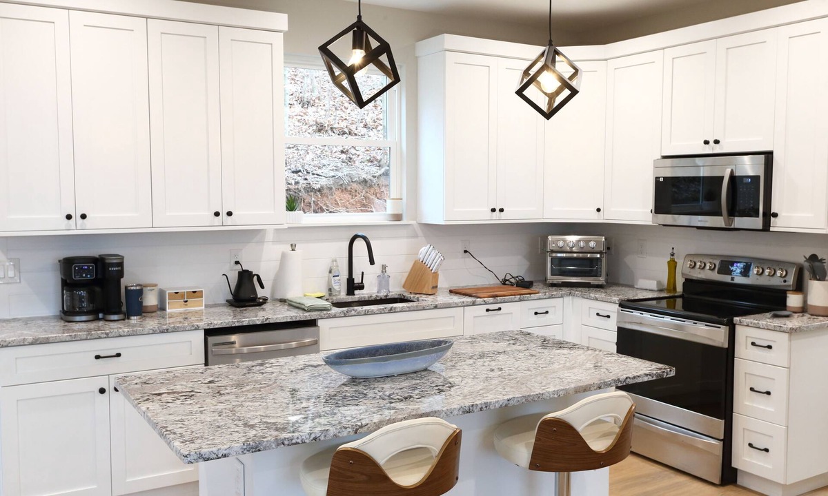 Rossville House | Modern home with sweeping views of Lookout Mountain just 5 miles from downtown