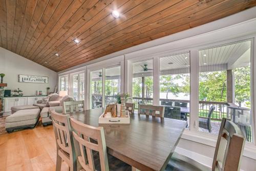 New Concord House | Modern Kentucky Lake Home w/Deck, Dock, View