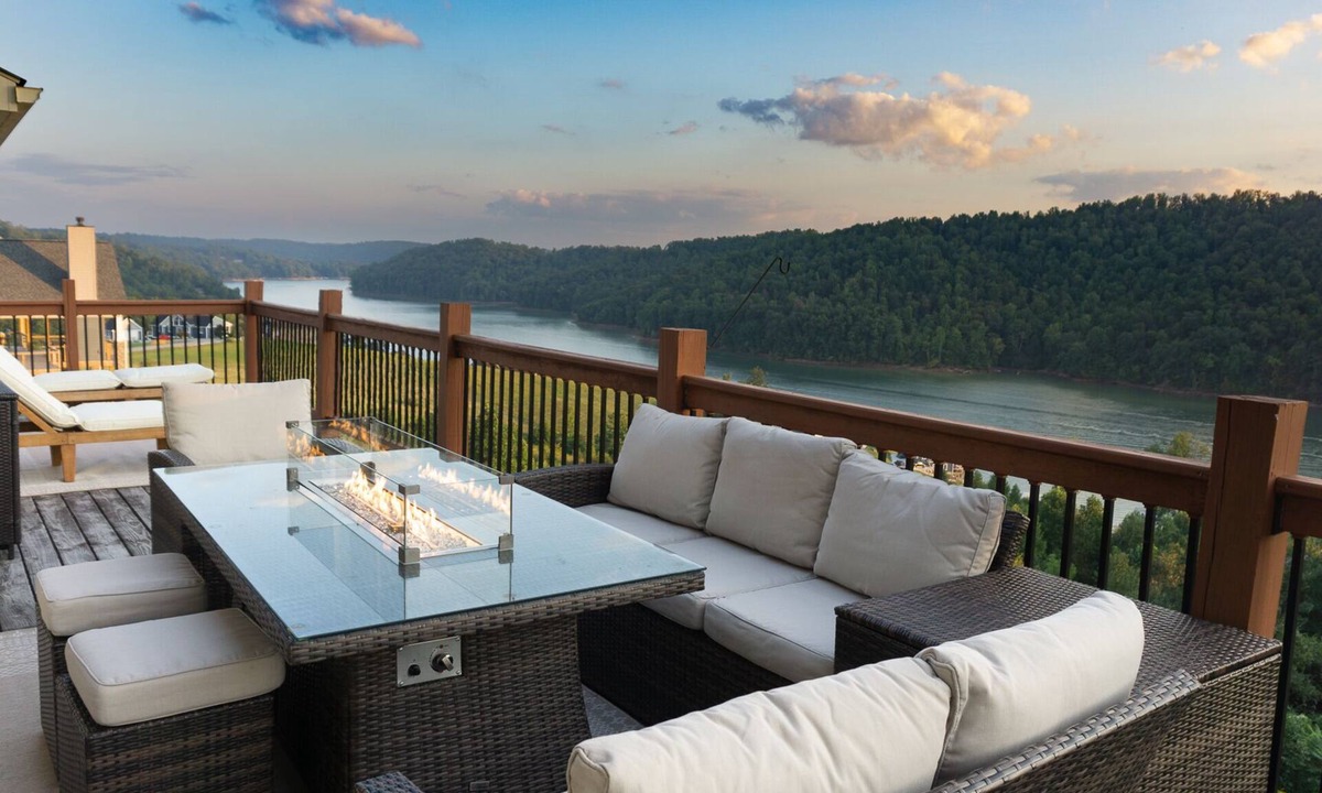 Hidden Springs House | Modern, Luxury, Lake House with a View (Covered Boat Slip w/Lift Included!)
