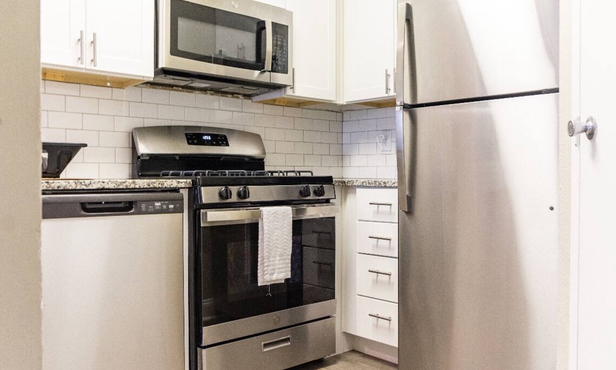 Piedmont Heights Apartment | Modern Midtown Condo - Self Check In - Free Parking - Free WiFi