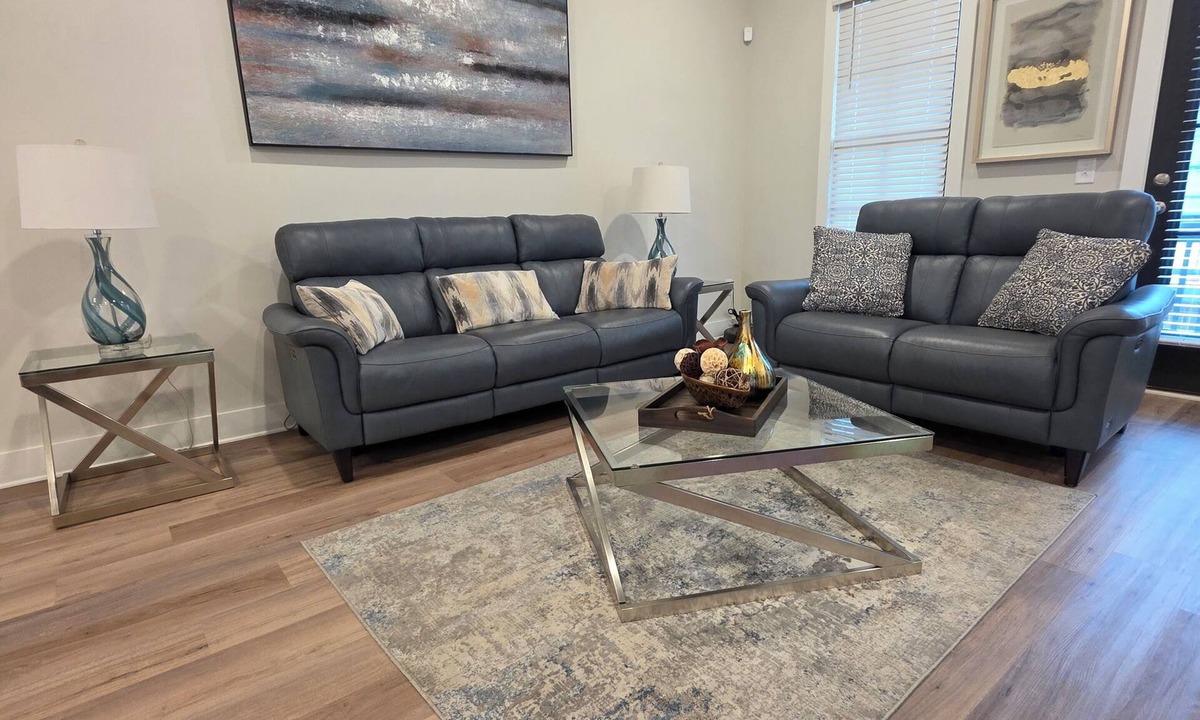 Hapeville House | Modern Spacious 3-bedroom townhome in tranquil Hapeville w/2 car Garage