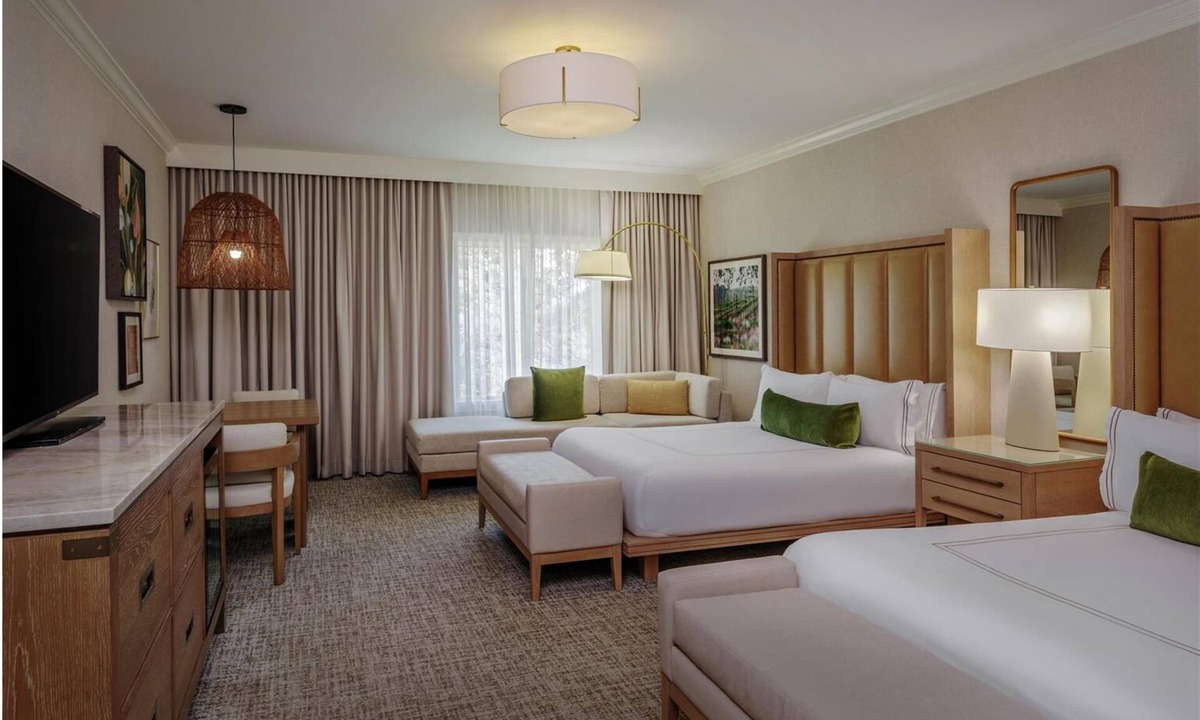 Braselton Hotel | Modern, Spacious Guest Suite Ideal for Retreats in Georgia’s Wine Country