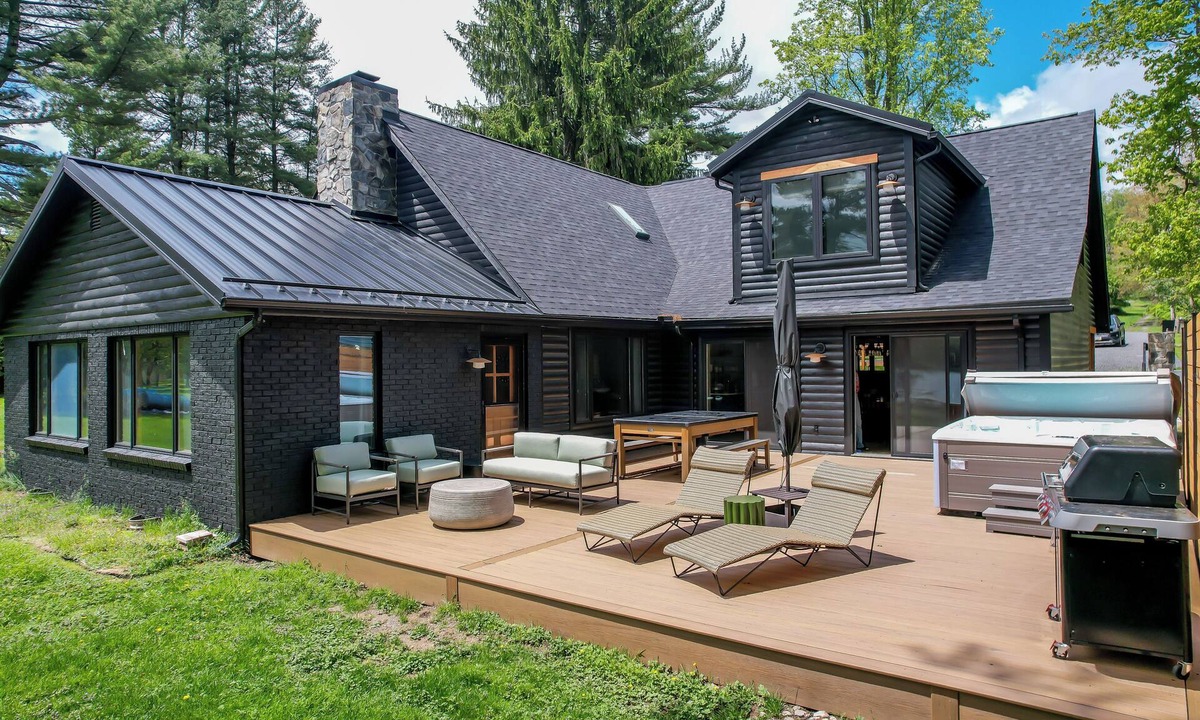 Paradise Point House | Modern + Stunning! Private + Flat Lakefront!