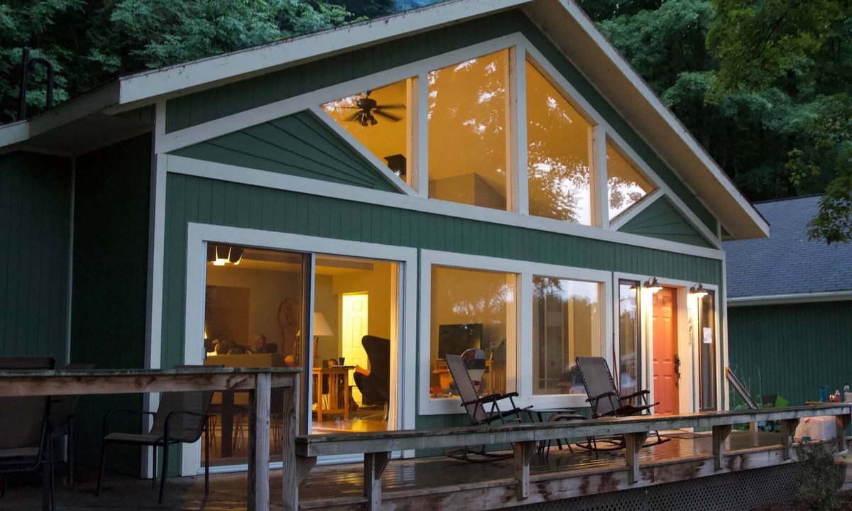Lake Township House | Modern "Up North" style cabin on 40 acres. Dog welcome. Air conditioning.