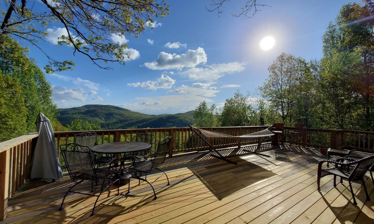 Black Mountain Cottage | Morning Glory Cottage - Amazing Mountain Views with Total Privacy!