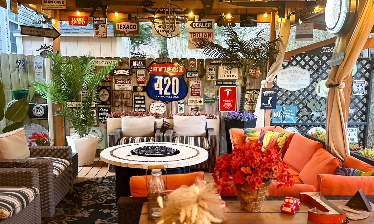 Jeffersontown House | Most Unique Eclectic Stay w/Hot Tub in Louisville