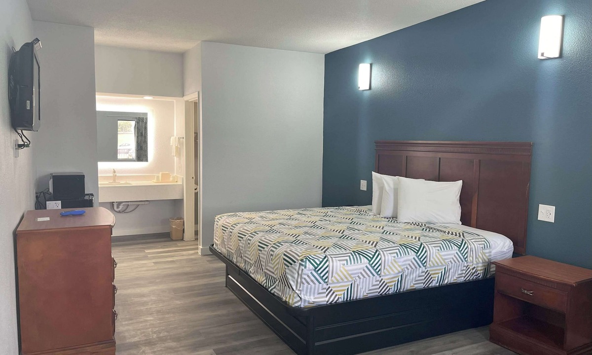 Cleveland Hotel | Motel 6 Cleveland, MS - Delta State University
