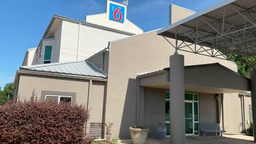 Pearl Hotel | Motel 6 Jackson Airport Pearl