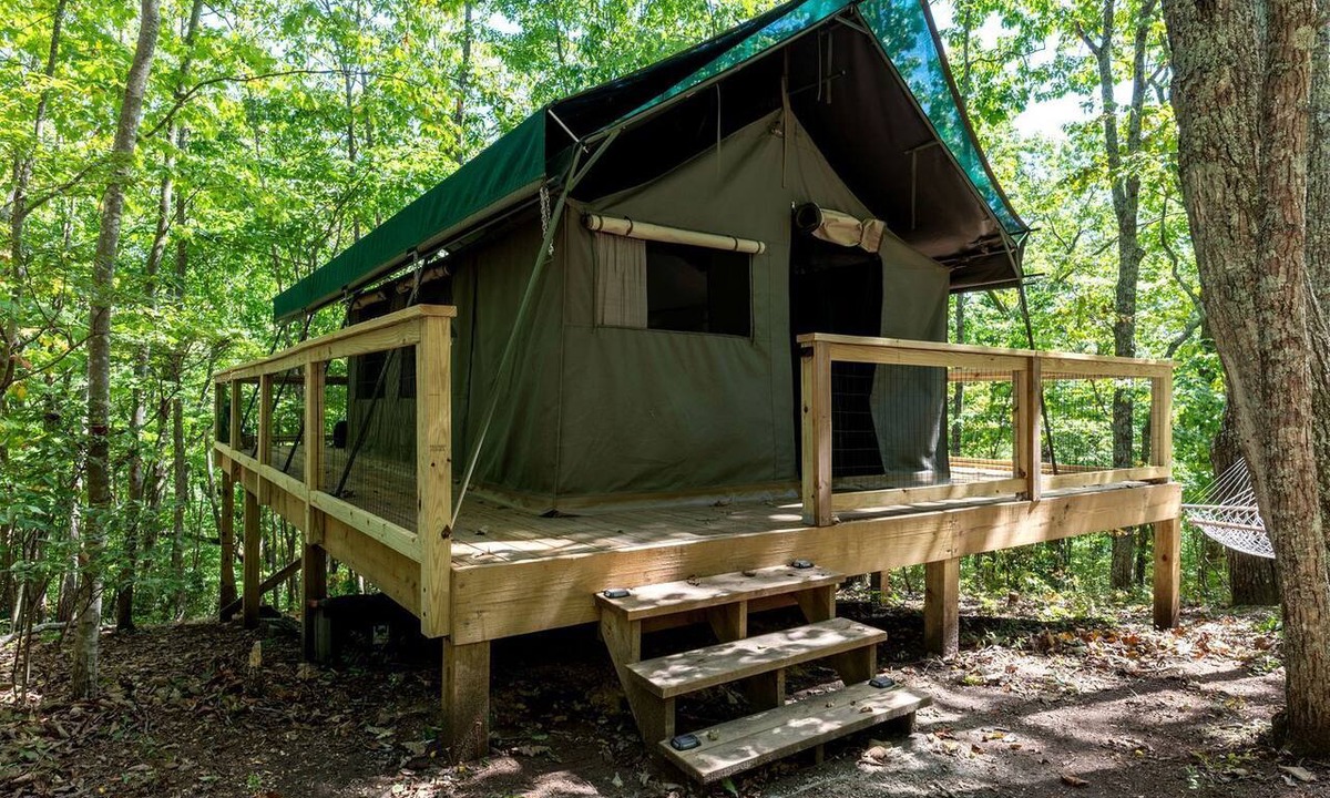 Trenton RV Rental | Mountain Glamping Tent with Sunrise Views & Firepit in Rising Fawn, Georgia