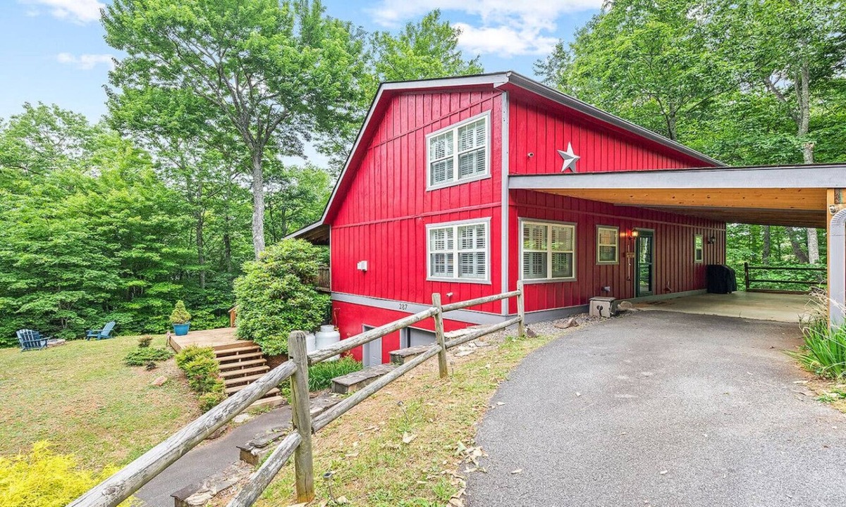Waynesville House | Mountain Retreat-Waynesville 2 bedroom