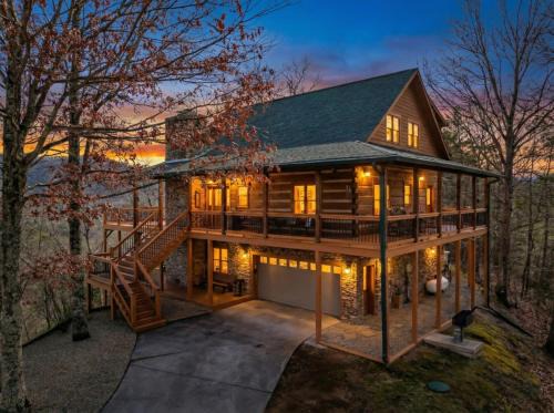 Townsend House | Mountain Top Getaway Hot Tub Grill Games Pool